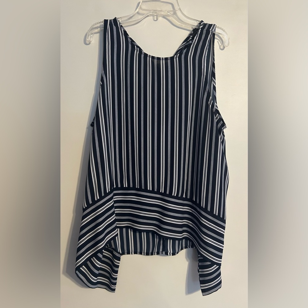 Source Unknown Black and White Striped Top Large Petite